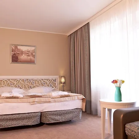Noorus 4*